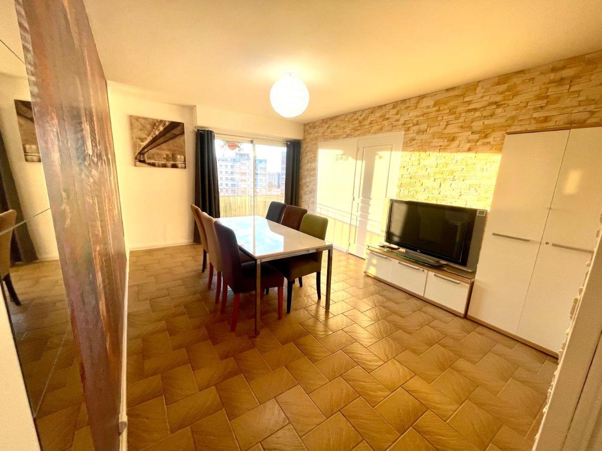 Chambre Privee En Colocation Dans Un Appartement Au Centre De Rillieux La Pape ภายนอก รูปภาพ