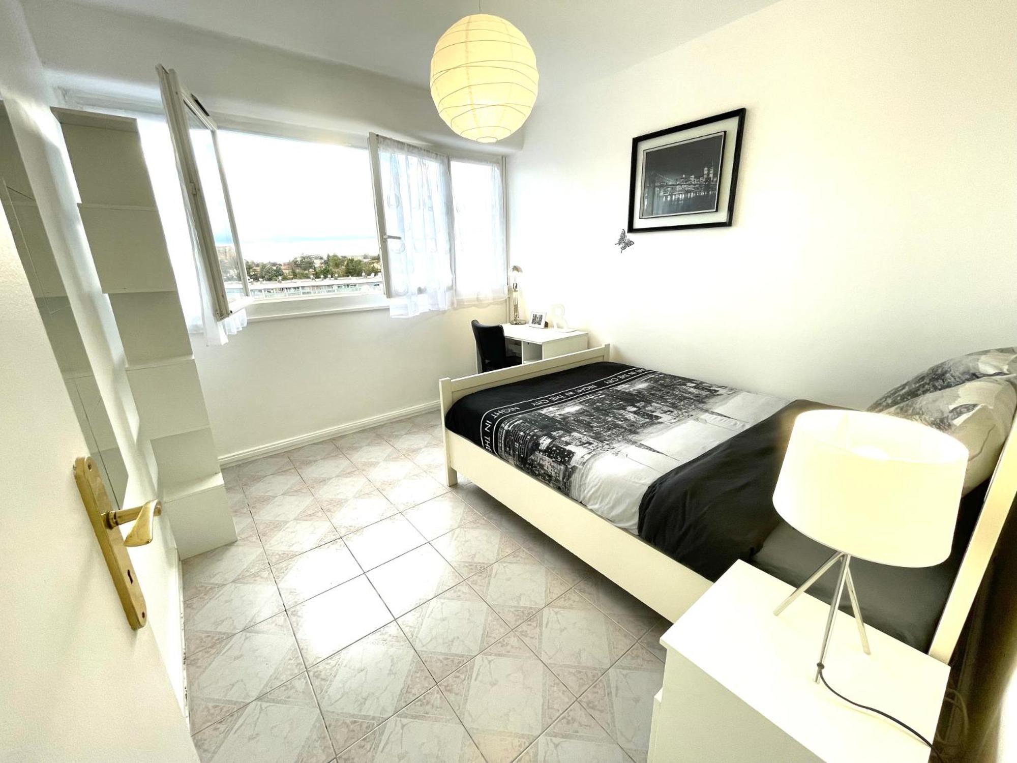 Chambre Privee En Colocation Dans Un Appartement Au Centre De Rillieux La Pape ภายนอก รูปภาพ
